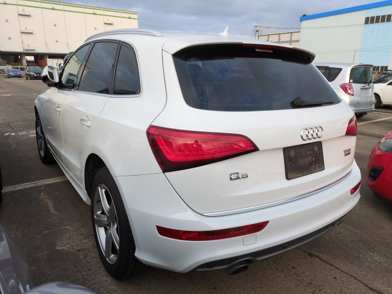 AUDI	Q5