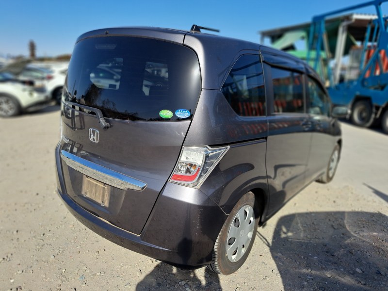 HONDA	FREED