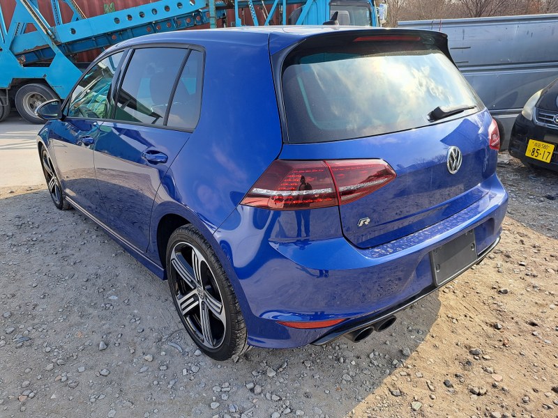 VOLKSWAGEN	GOLF