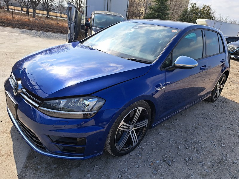 VOLKSWAGEN	GOLF