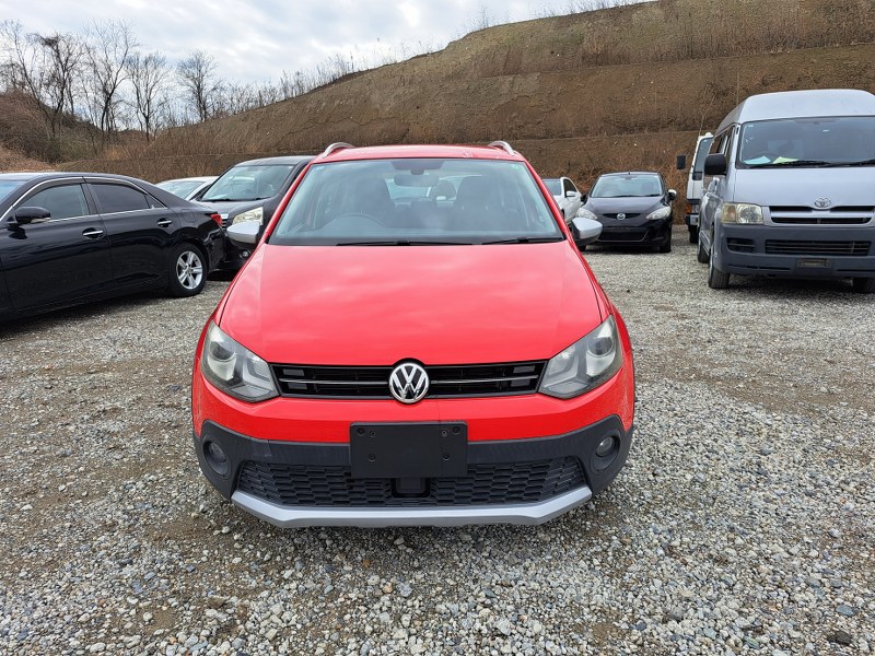 VOLKSWAGEN	POLO