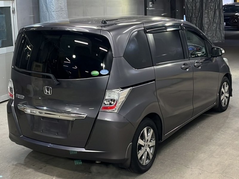 HONDA	FREED