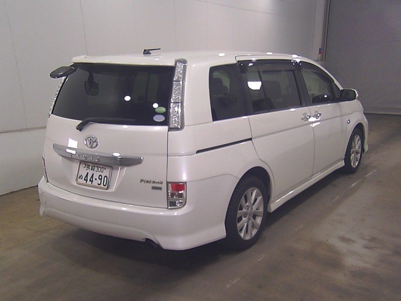 TOYOTA	ISIS