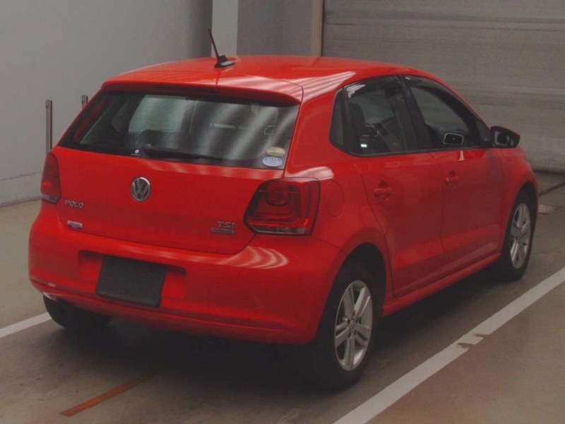 VOLKSWAGEN	POLO