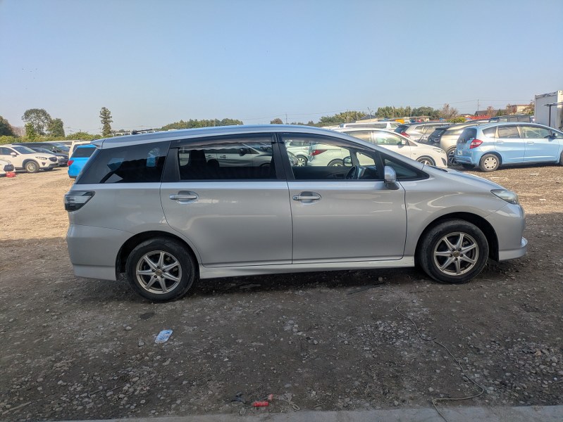 TOYOTA	WISH