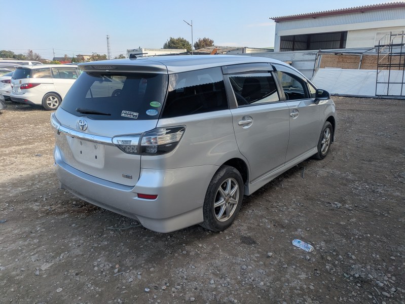 TOYOTA	WISH