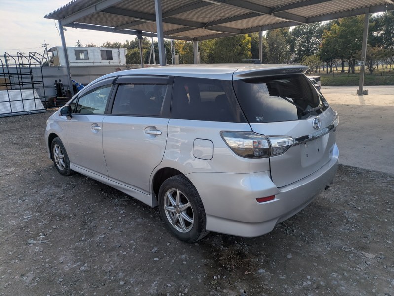 TOYOTA	WISH