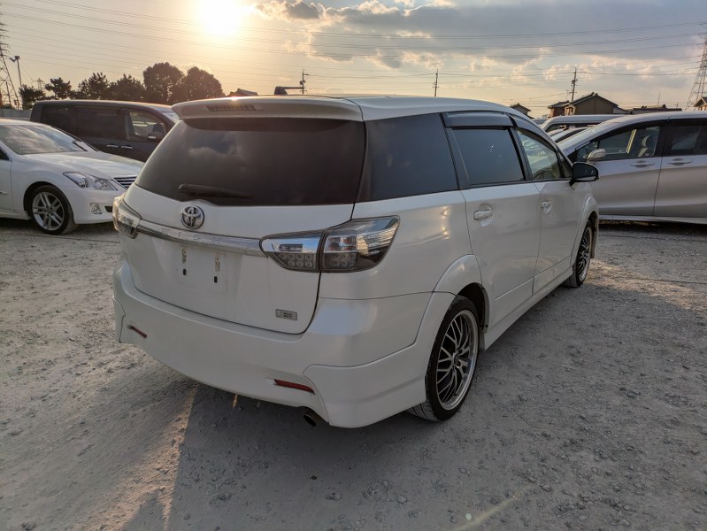 TOYOTA	WISH