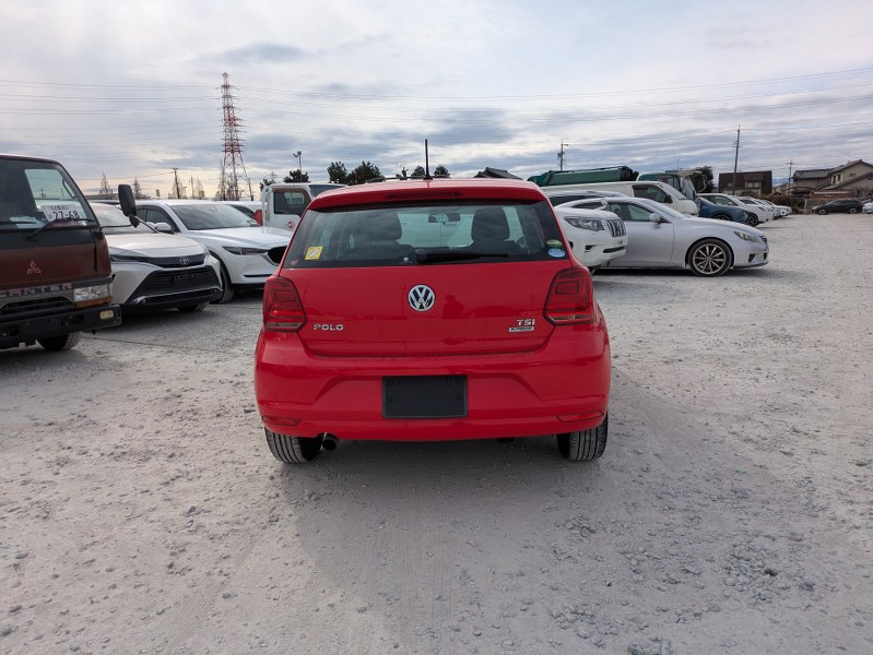 VOLKSWAGEN	POLO
