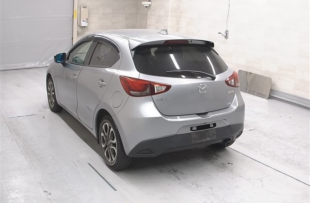 MAZDA	DEMIO
