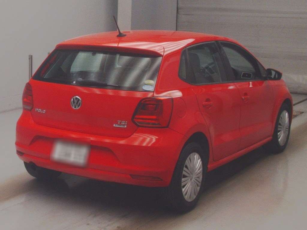 VOLKSWAGEN	POLO