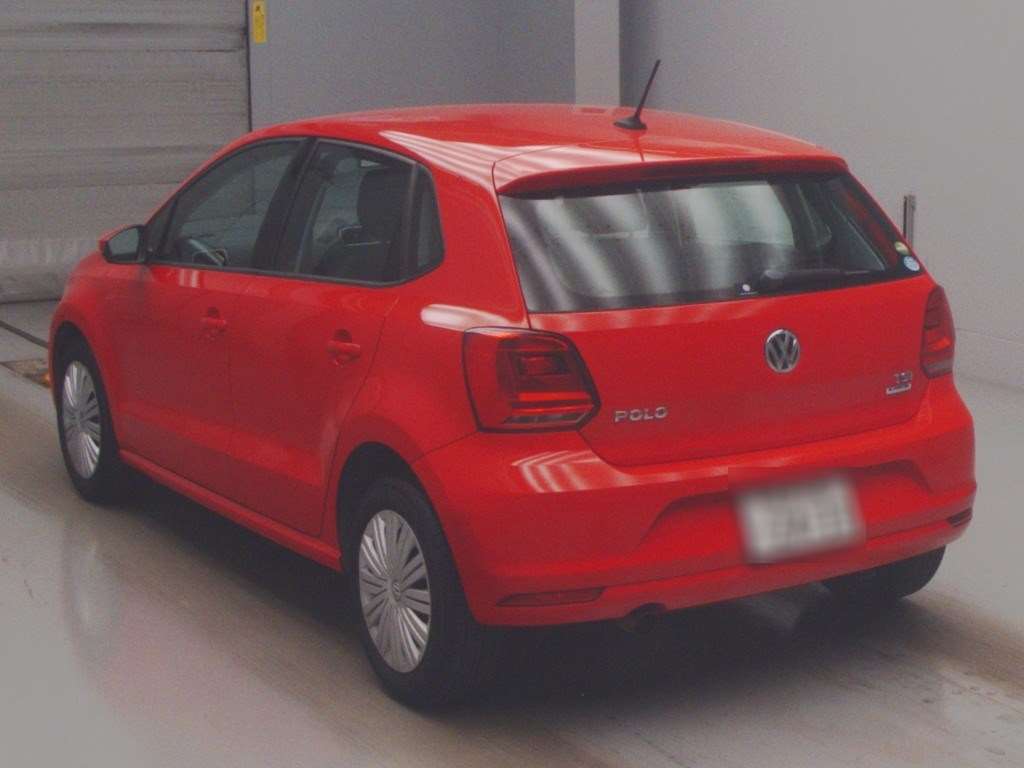 VOLKSWAGEN	POLO