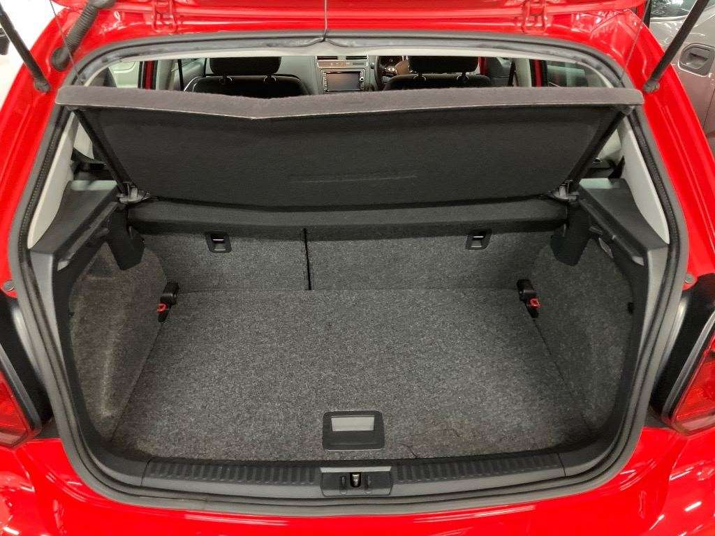 VOLKSWAGEN	POLO