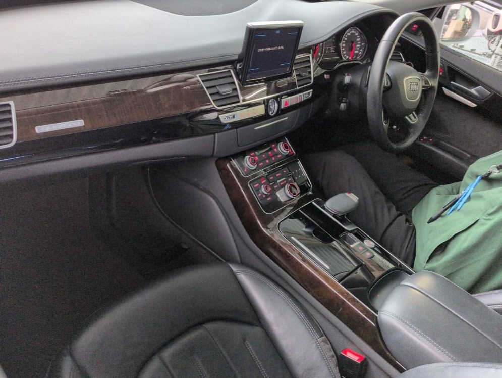 AUDI A8 S-LINE