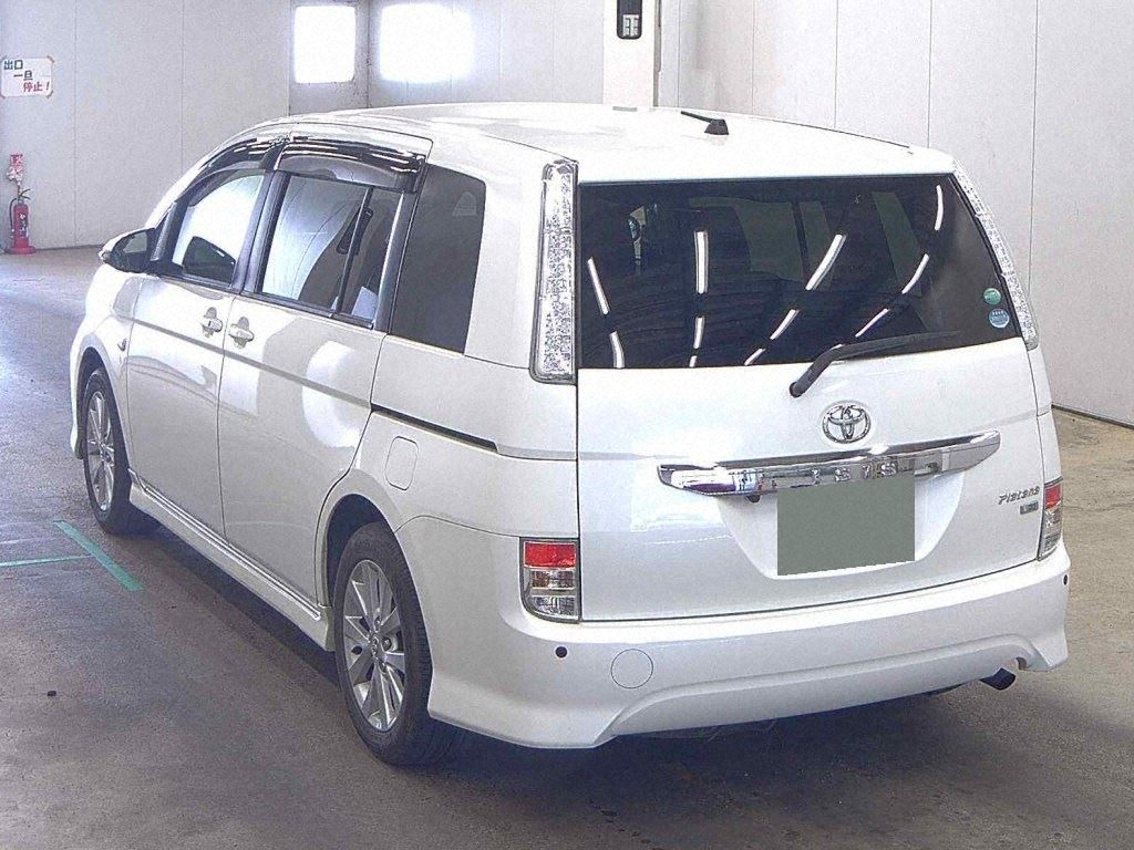 TOYOTA ISIS