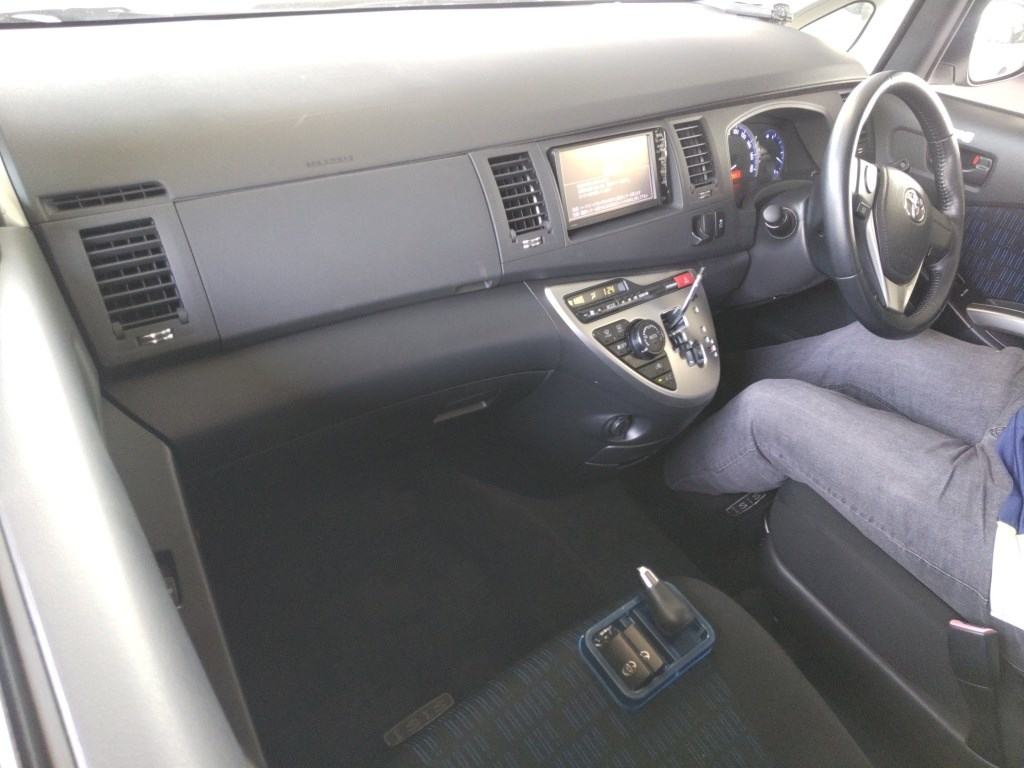 TOYOTA ISIS