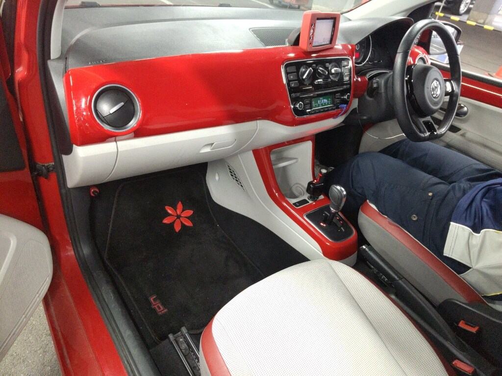 VOLKSWAGEN UP